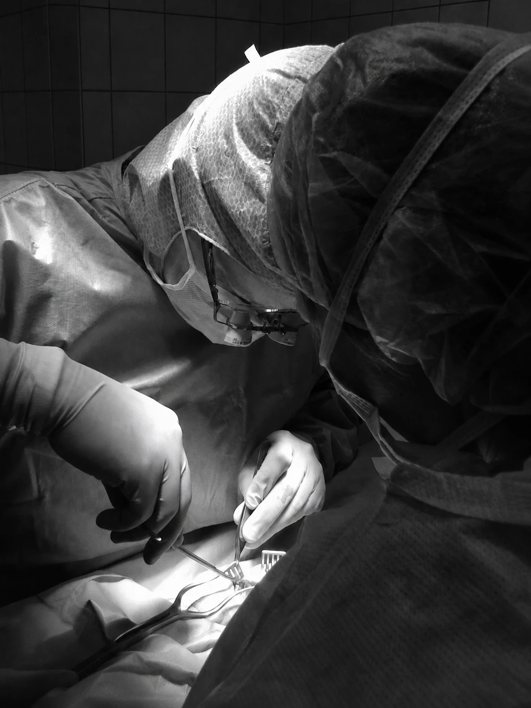 Dr. med. Christian Möcklinghoff bei einer handchirurgischen Operation